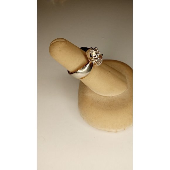 18K GE Gold Tone (Faded Band) Teardrop Rhinestone Ring Size 7 (2a1) - Picture 3 of 6